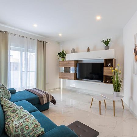 H2 -Modern And Spacious 3 Bedroom Apartment San Ġwann Eksteriør billede