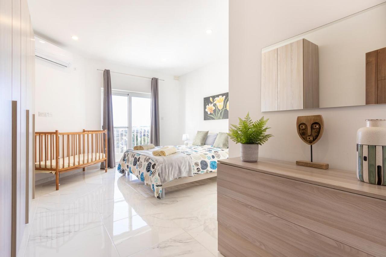 H2 -Modern And Spacious 3 Bedroom Apartment San Ġwann Eksteriør billede