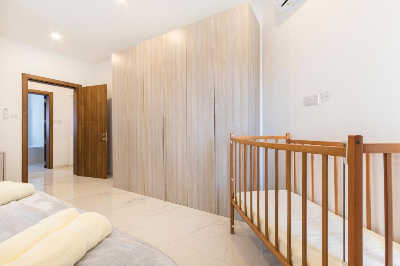 H2 -Modern And Spacious 3 Bedroom Apartment San Ġwann Eksteriør billede