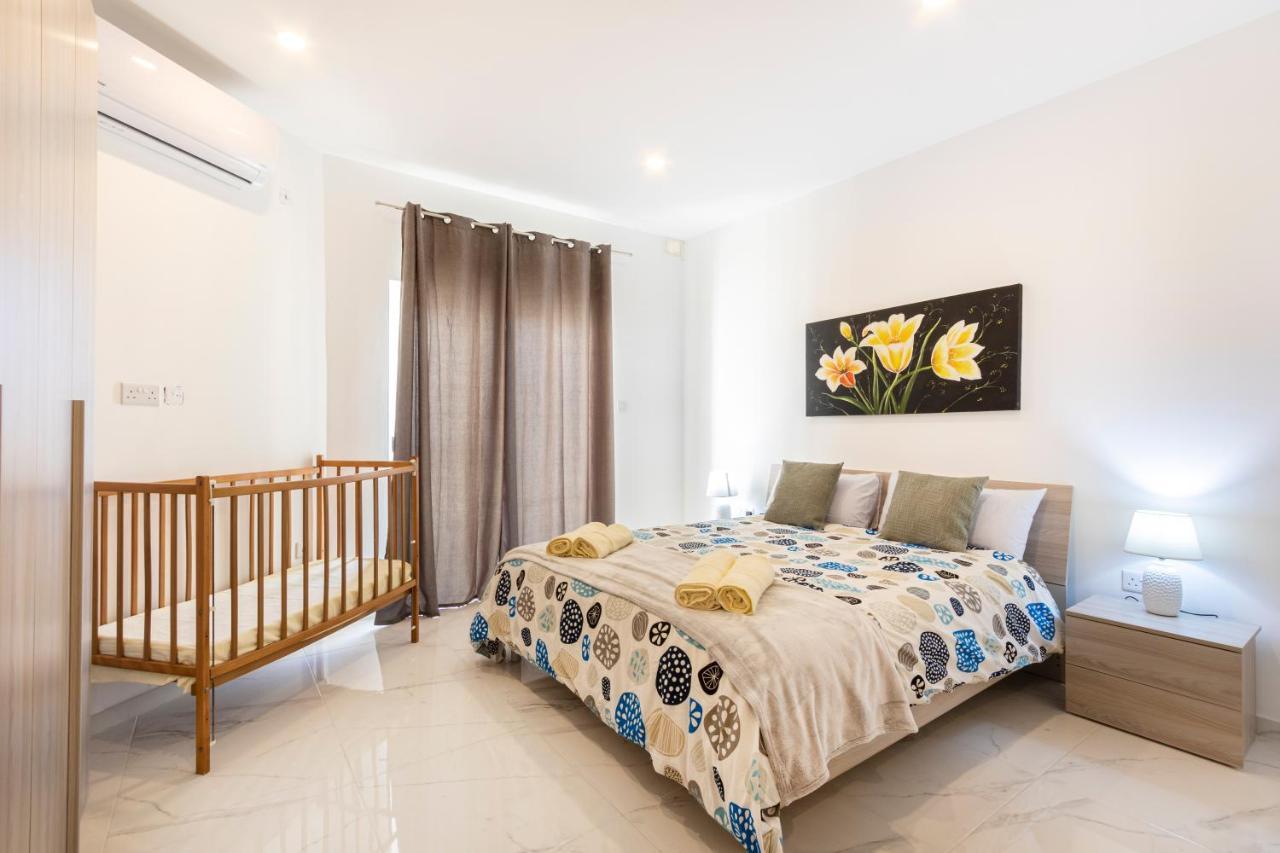 H2 -Modern And Spacious 3 Bedroom Apartment San Ġwann Eksteriør billede