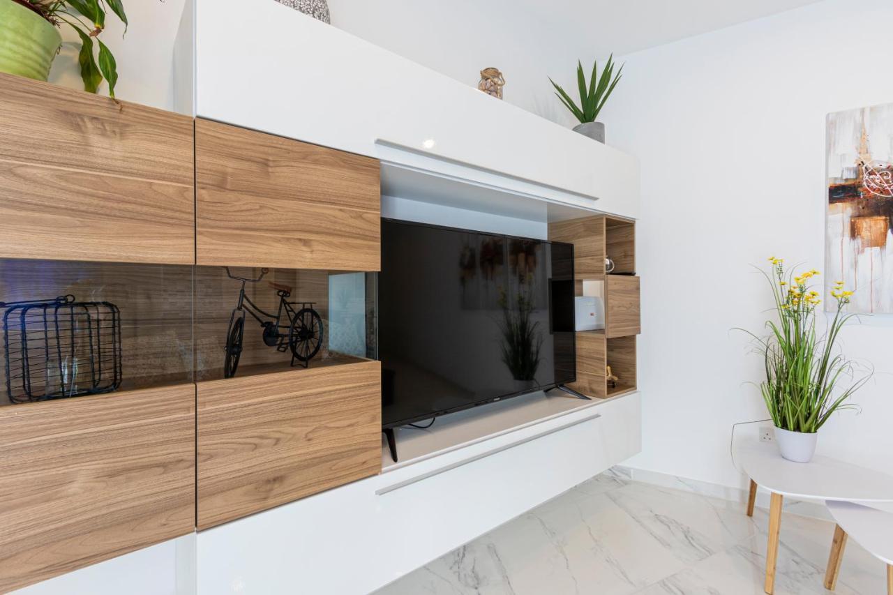 H2 -Modern And Spacious 3 Bedroom Apartment San Ġwann Eksteriør billede