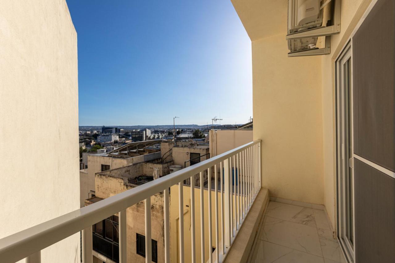 H2 -Modern And Spacious 3 Bedroom Apartment San Ġwann Eksteriør billede